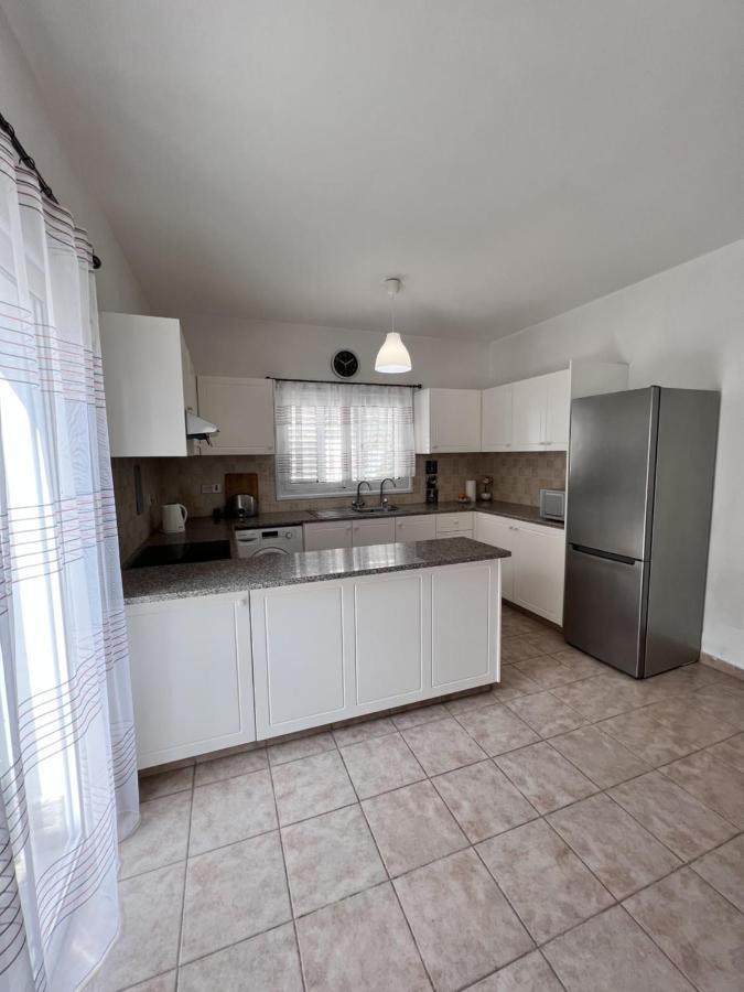 Pafia Sunbeach Townhouse Paphos Exterior photo