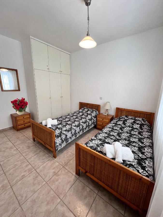 Pafia Sunbeach Townhouse Paphos Exterior photo